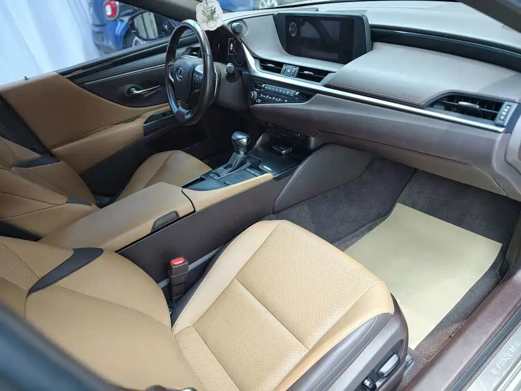 Lexus ES — миниатюра 7