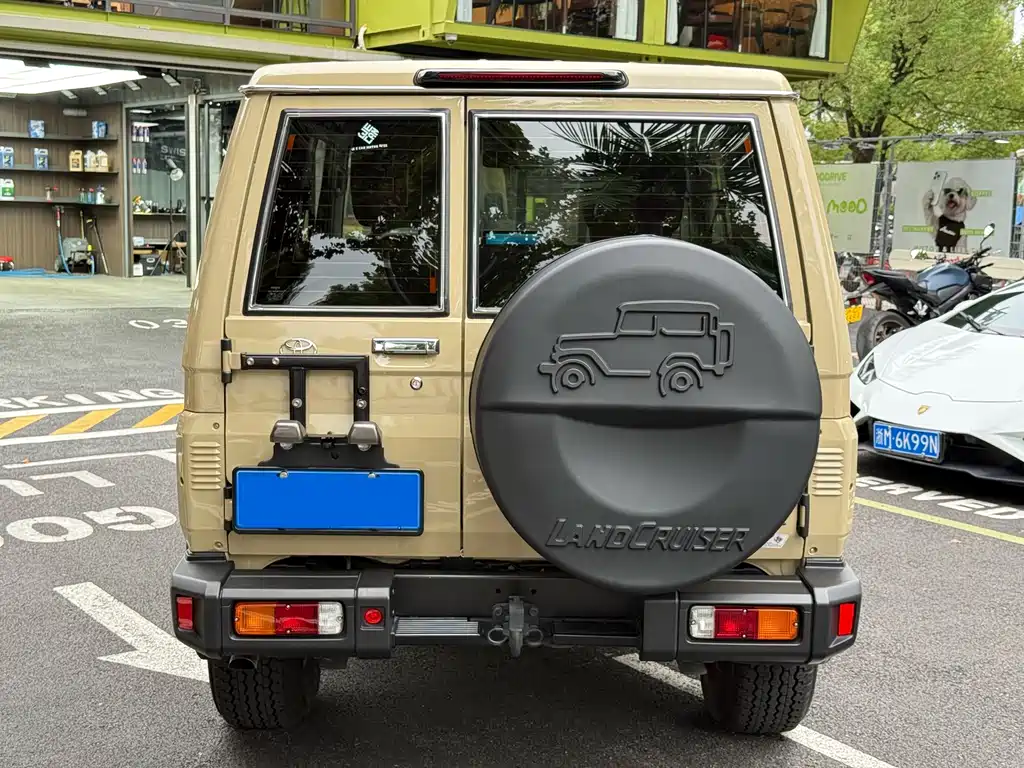 Toyota Land Cruiser — миниатюра 6