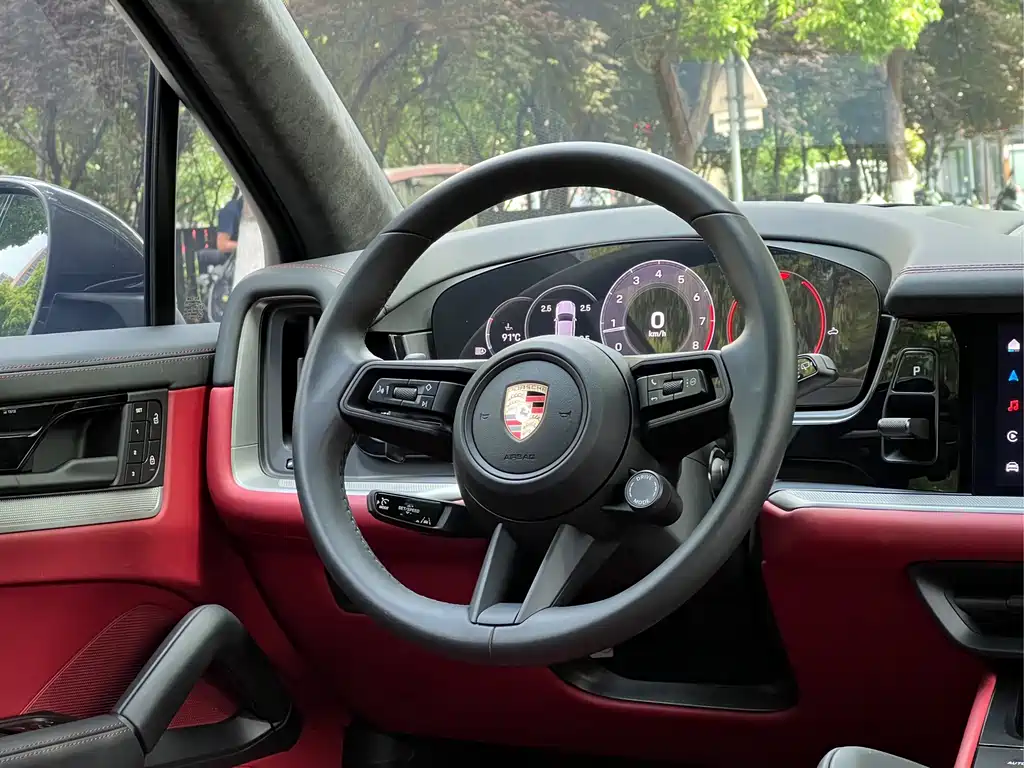 Porsche Cayenne — миниатюра 17