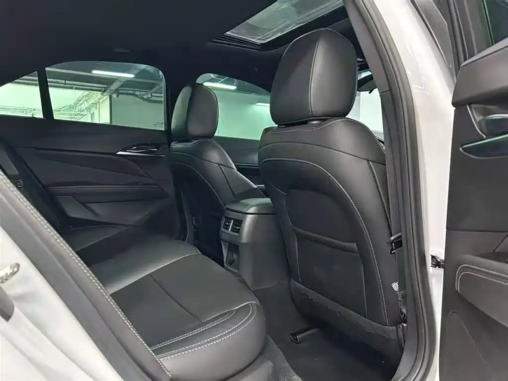 Cadillac CT4 — миниатюра 6