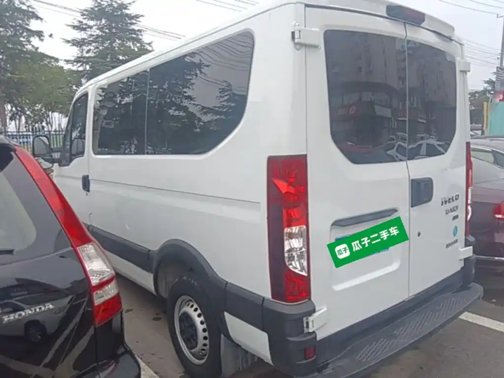 IVECO Ousheng — миниатюра 5