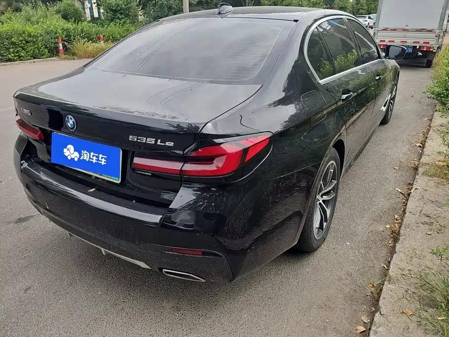 BMW 5 Series New Energy — миниатюра 3