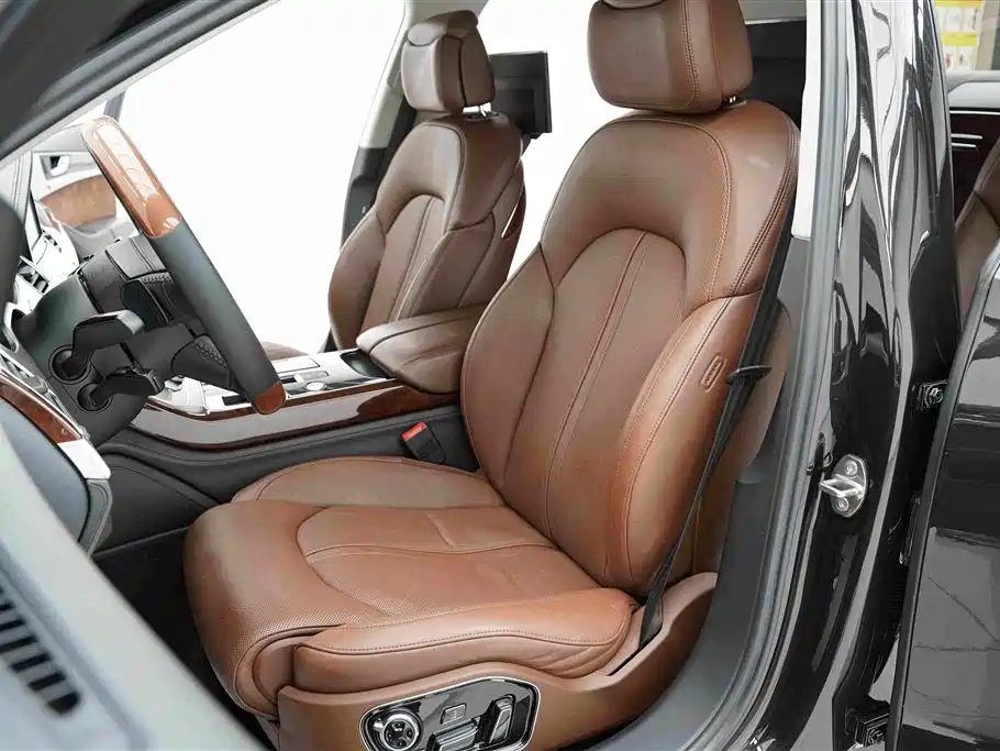 Audi A8 — миниатюра 5