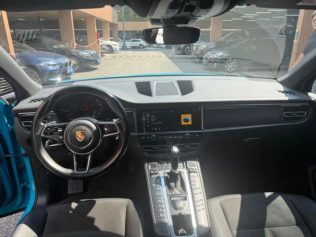 Porsche Macan — миниатюра 5