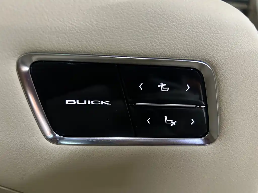 Buick GL8 Hybrid — миниатюра 17
