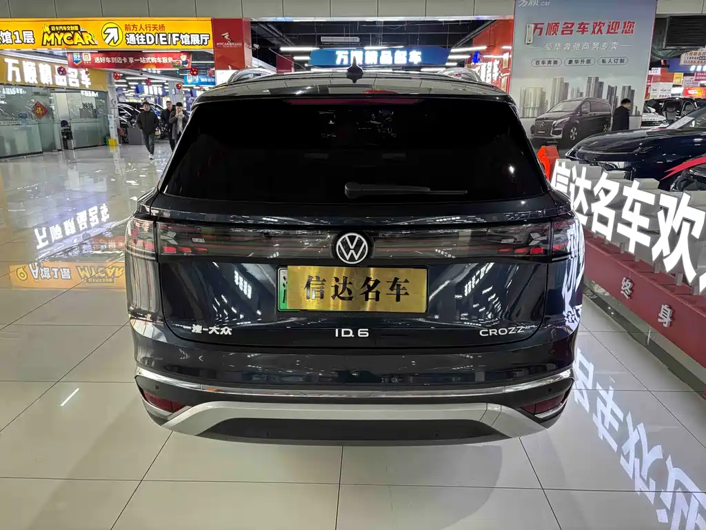 VOLKSWAGEN ID.6 CROZZ