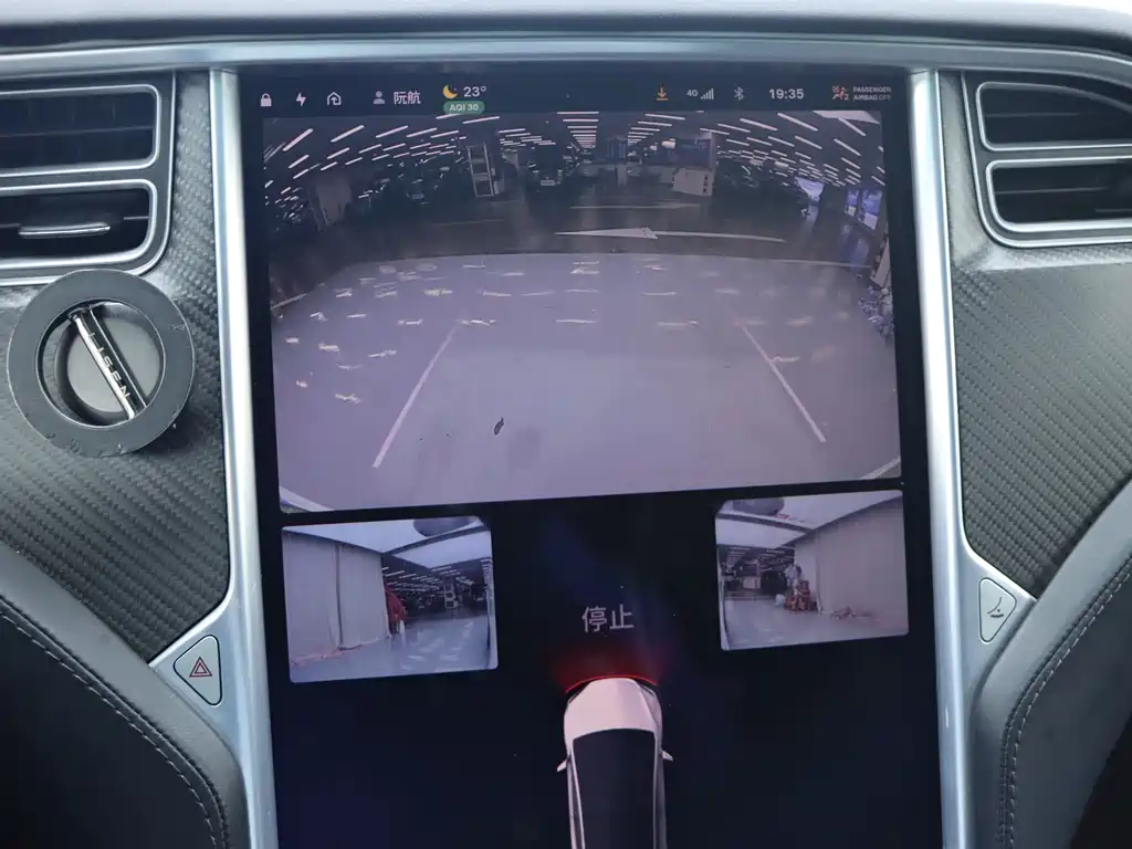 Tesla Model X — миниатюра 17