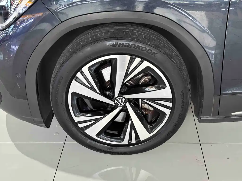 VOLKSWAGEN ID.6 CROZZ