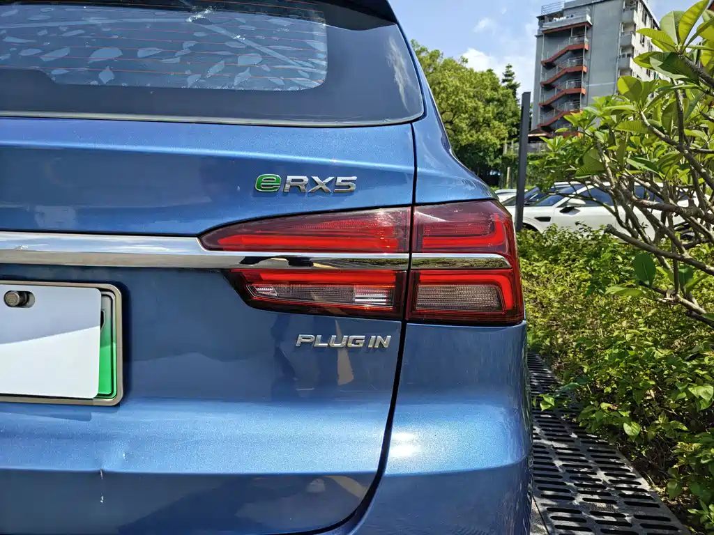 Roewe RX5 New Energy — миниатюра 7