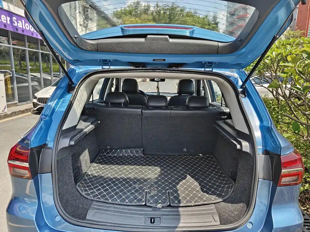 Roewe RX5 New Energy — миниатюра 17