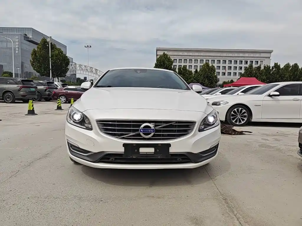 Volvo S60 — миниатюра 3