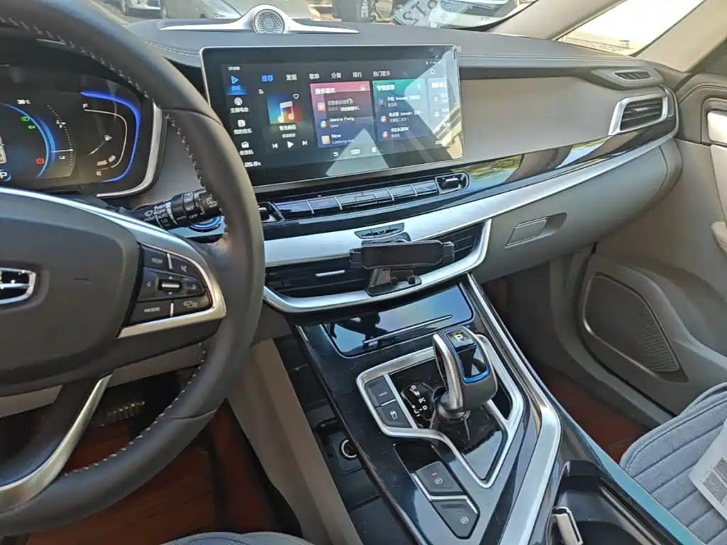 Geely Jia Ji New Energy — миниатюра 13