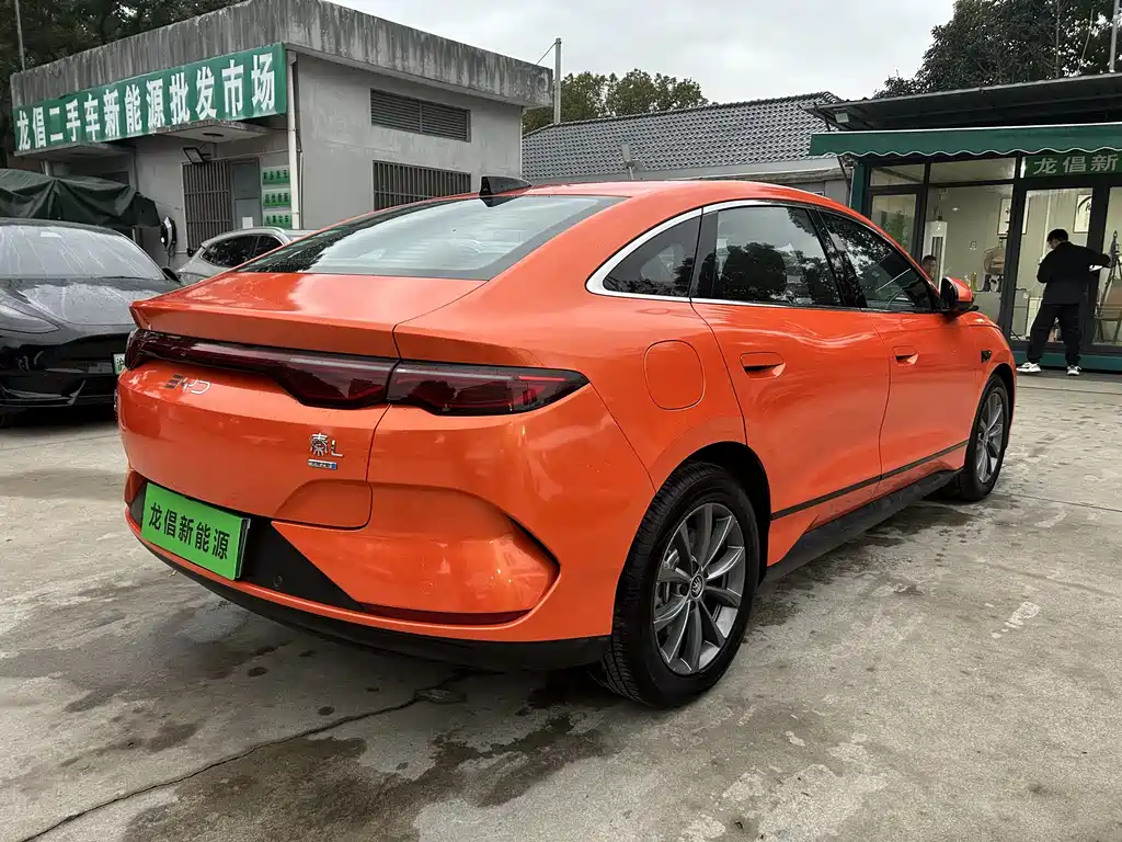 BYD QIN L