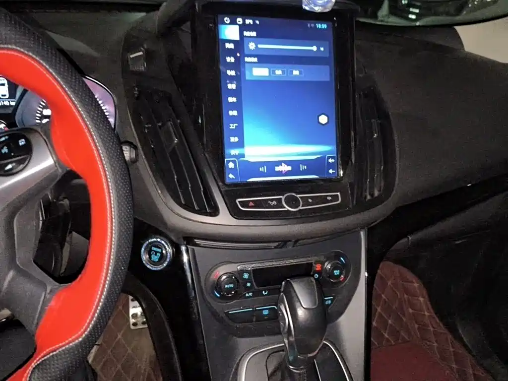 Ford Kuga — миниатюра 9