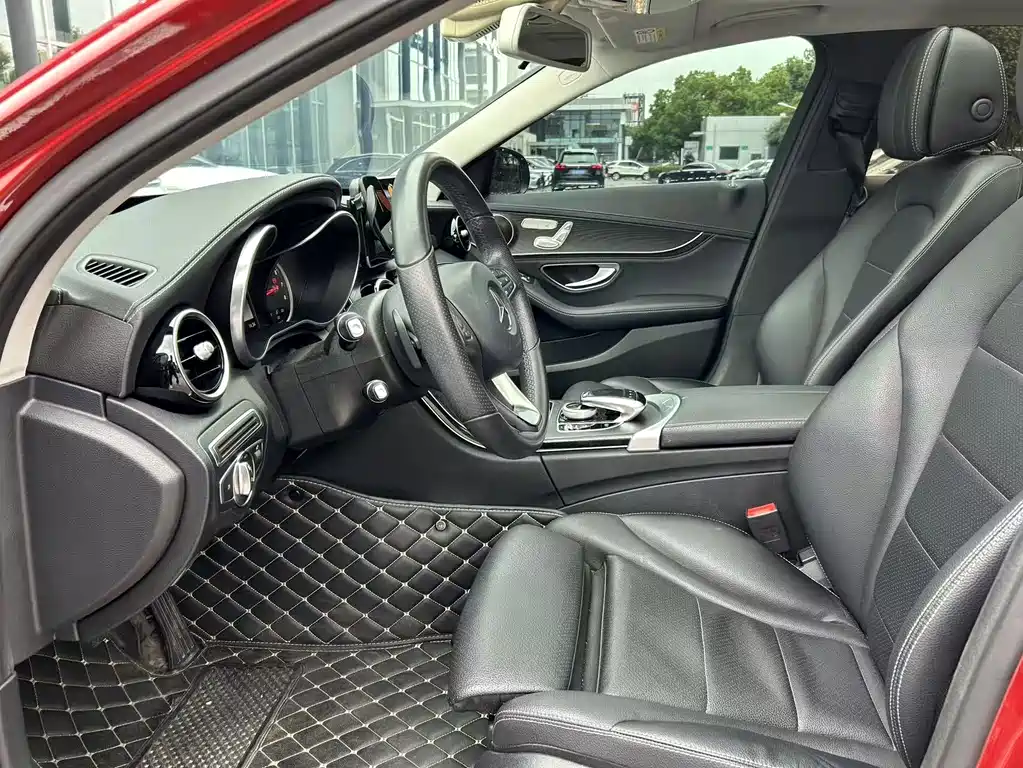 Mercedes-Benz C-Class — миниатюра 10