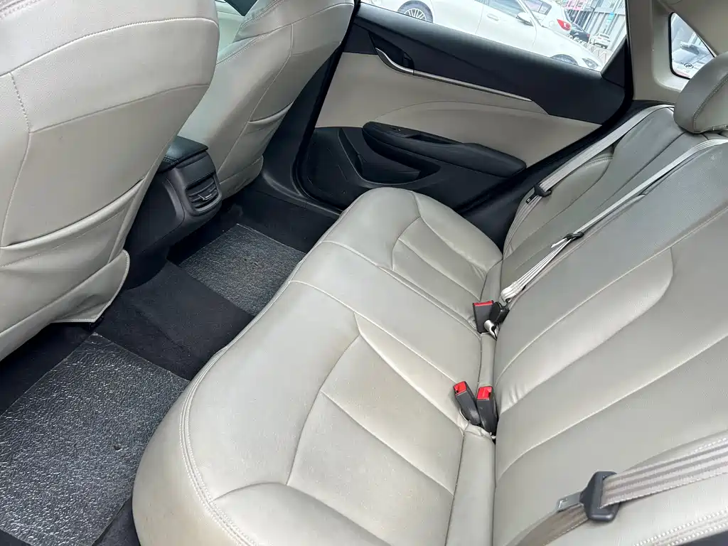 Buick Excelle — миниатюра 9