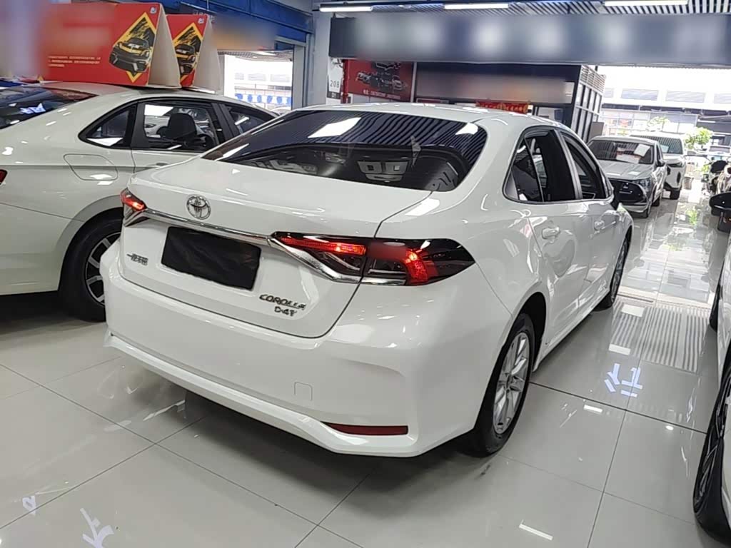 Toyota Corolla 1.2 л 2024 г. Белый, пробег 26000 км