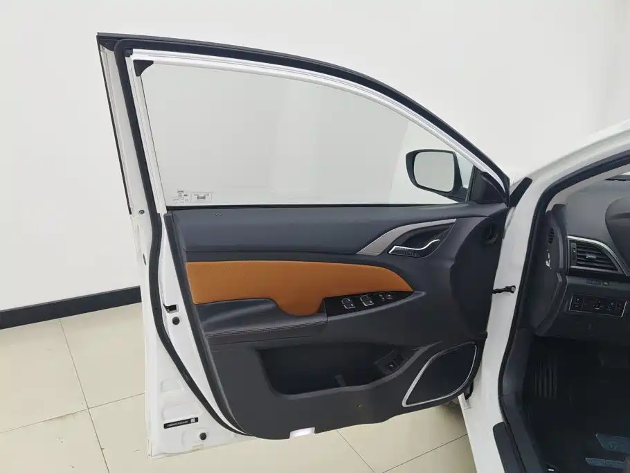 BYD Qin NEV — миниатюра 7