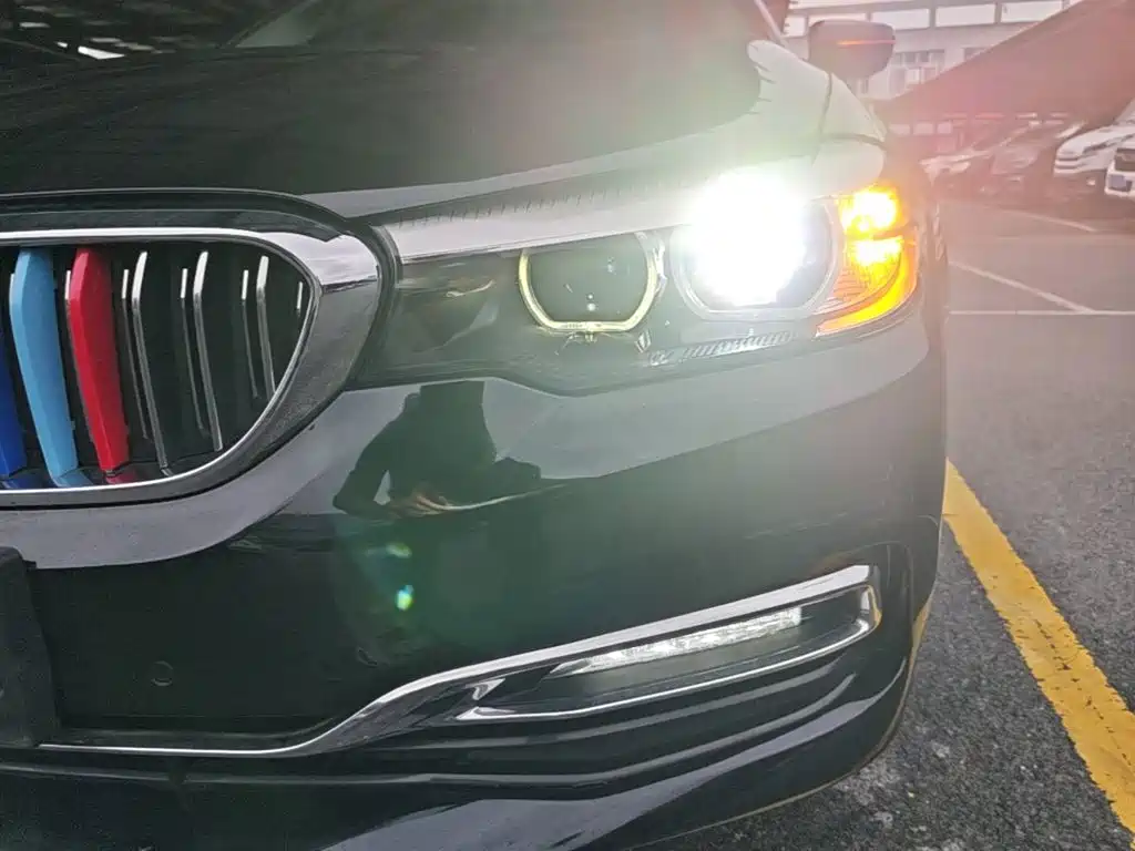 BMW 5 Series — миниатюра 24