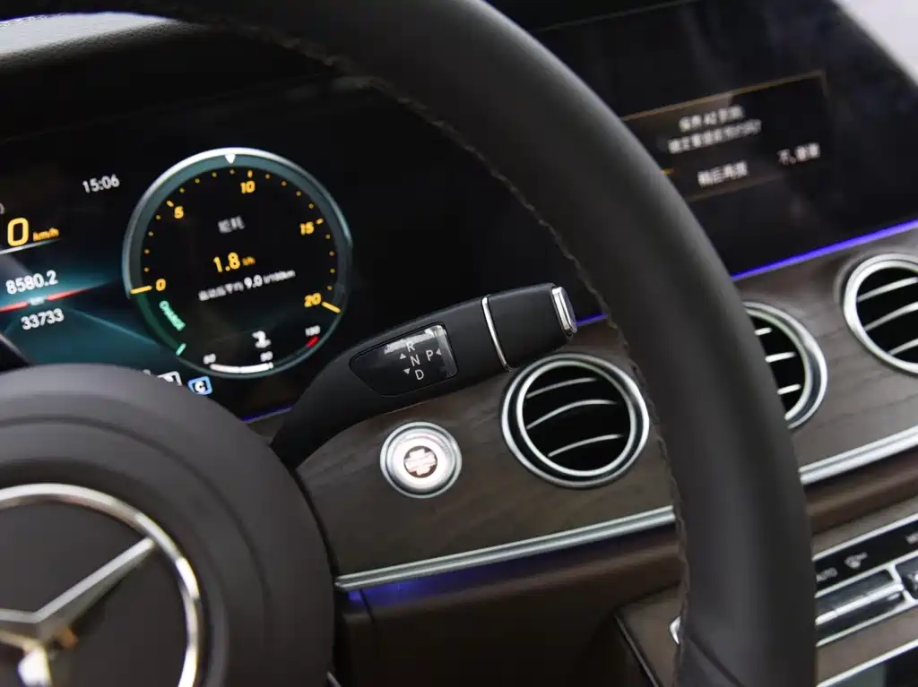 Mercedes-Benz E-Class — миниатюра 13