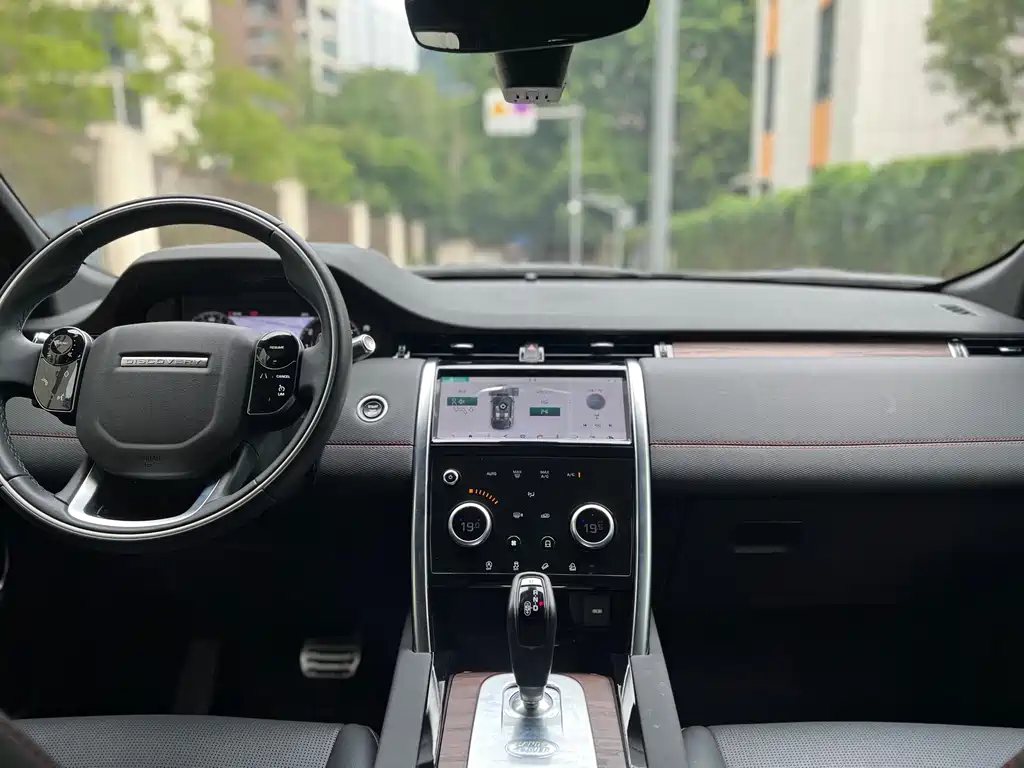 Land Rover Discovery Sport — миниатюра 12