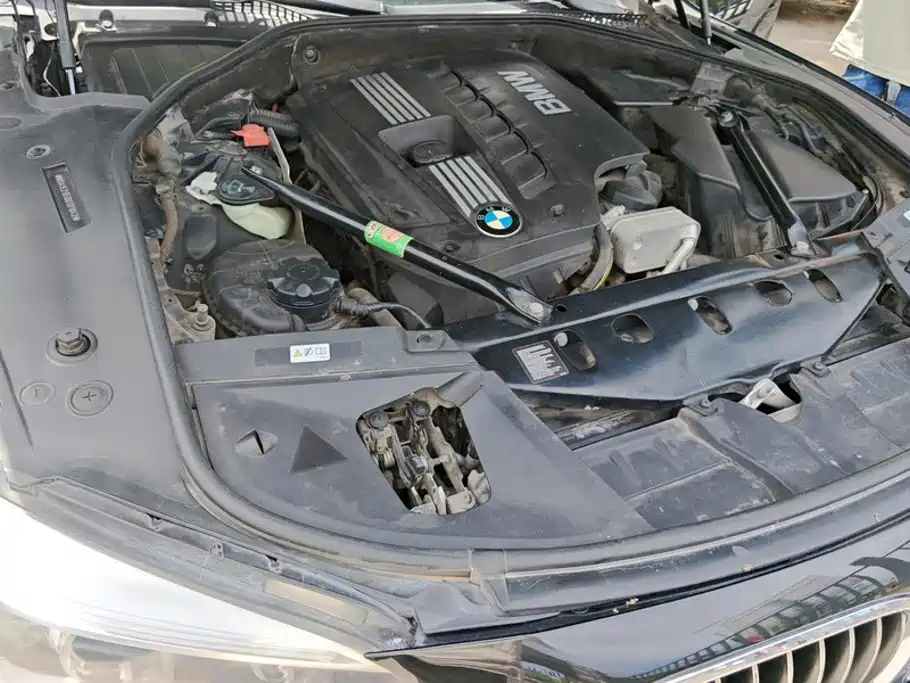 BMW 7 Series — миниатюра 10