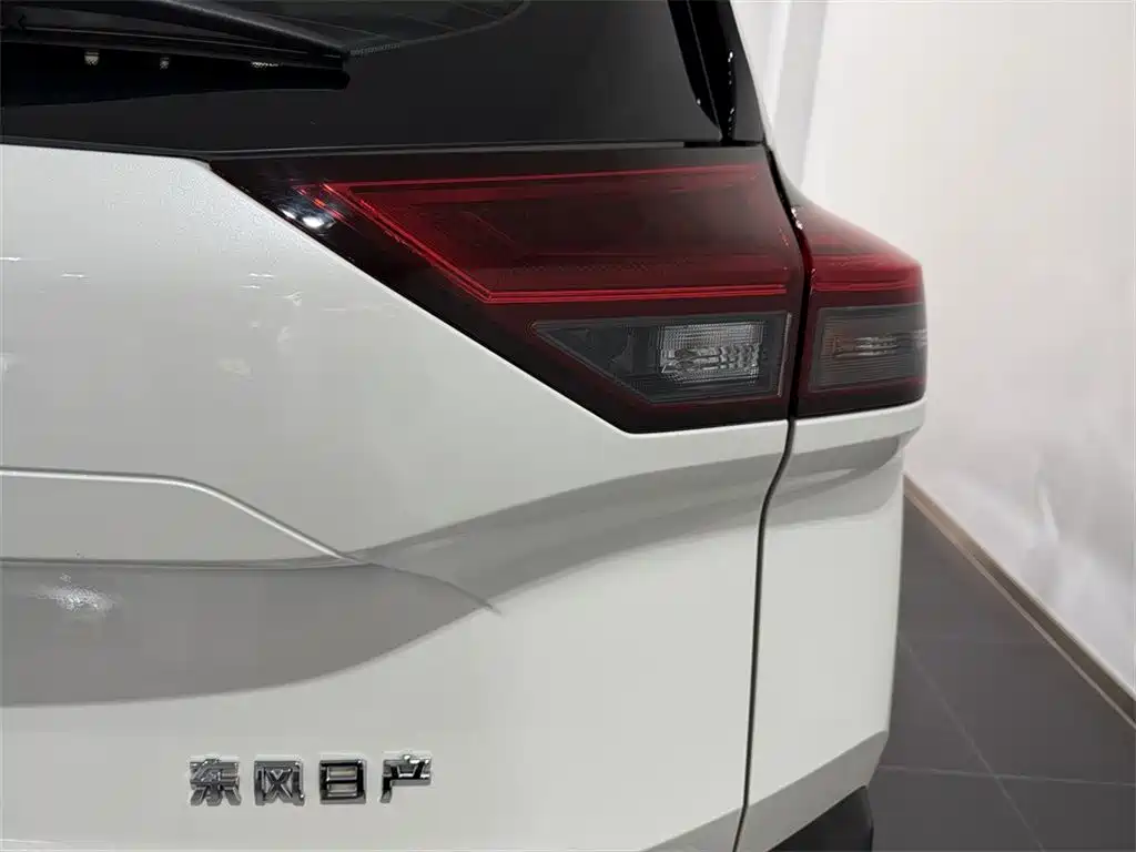 Nissan X-Trail — миниатюра 12