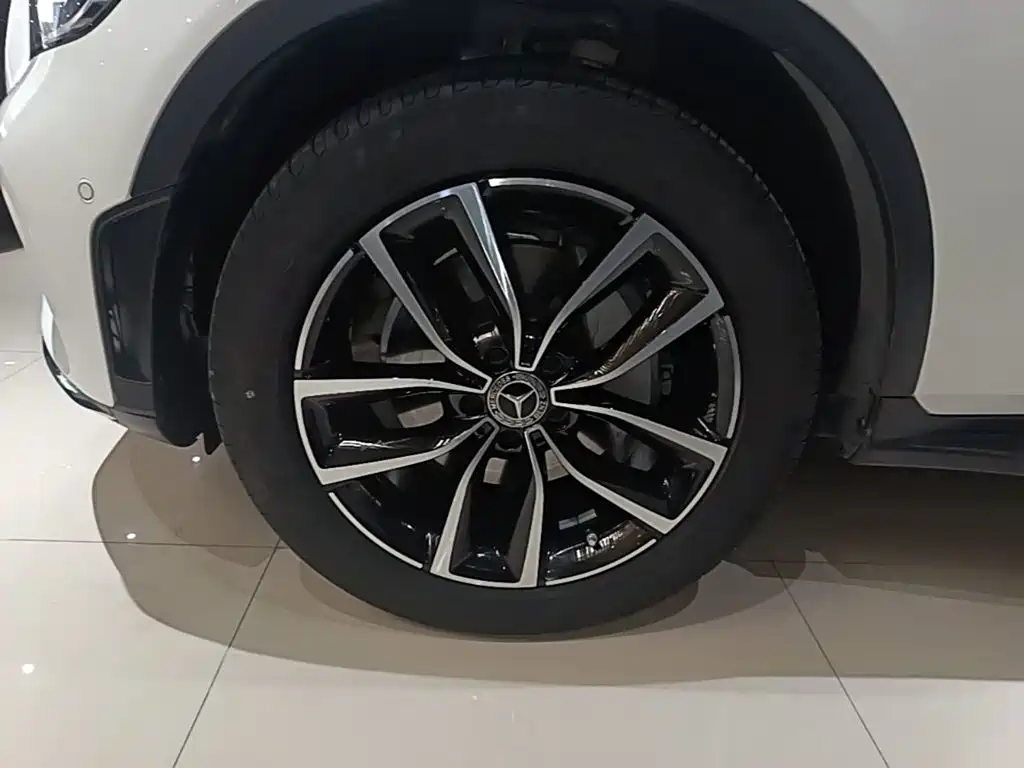 Mercedes-Benz GLC — миниатюра 23