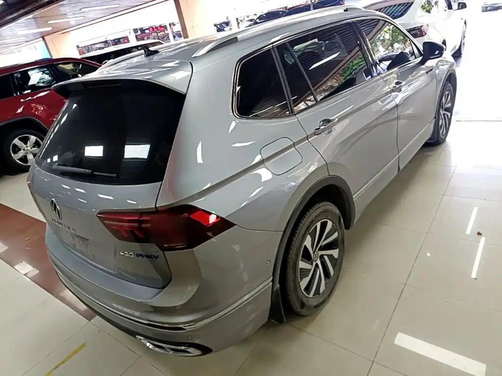Volkswagen Tiguan L PHEV — миниатюра 7