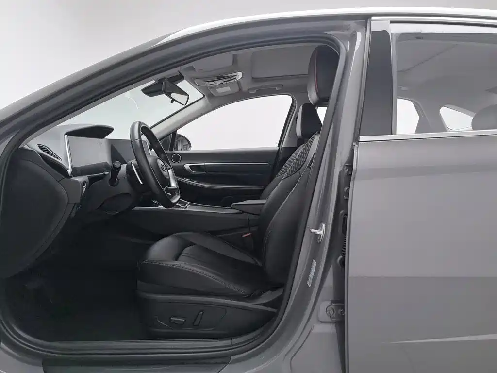 Hyundai Sonata — миниатюра 10