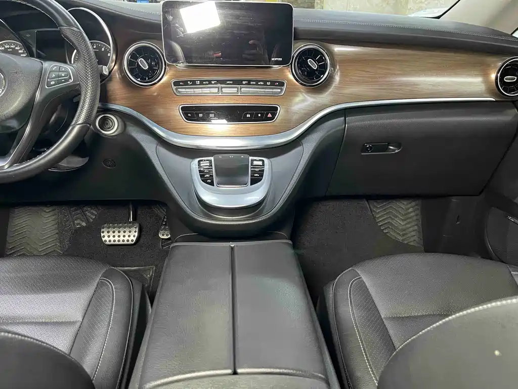 Mercedes-Benz V-Class — миниатюра 13