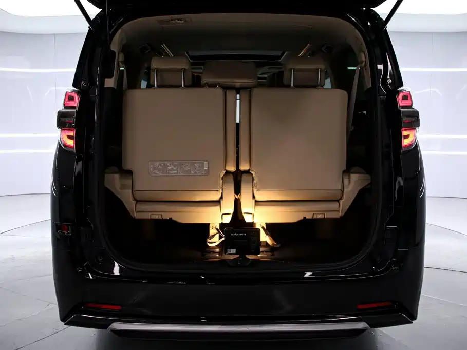 Toyota Vellfire — миниатюра 20