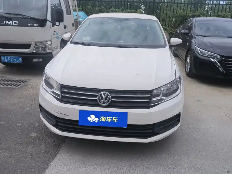 Volkswagen Santana — миниатюра 2