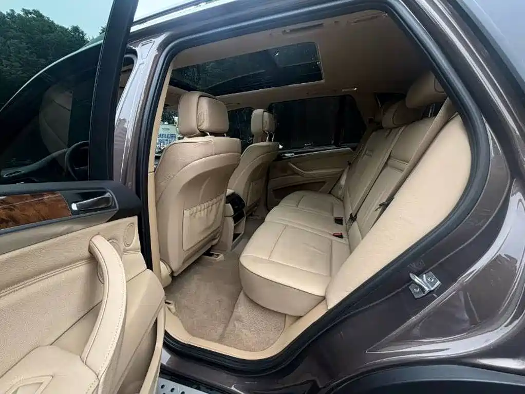 BMW X5 (Import) — миниатюра 6