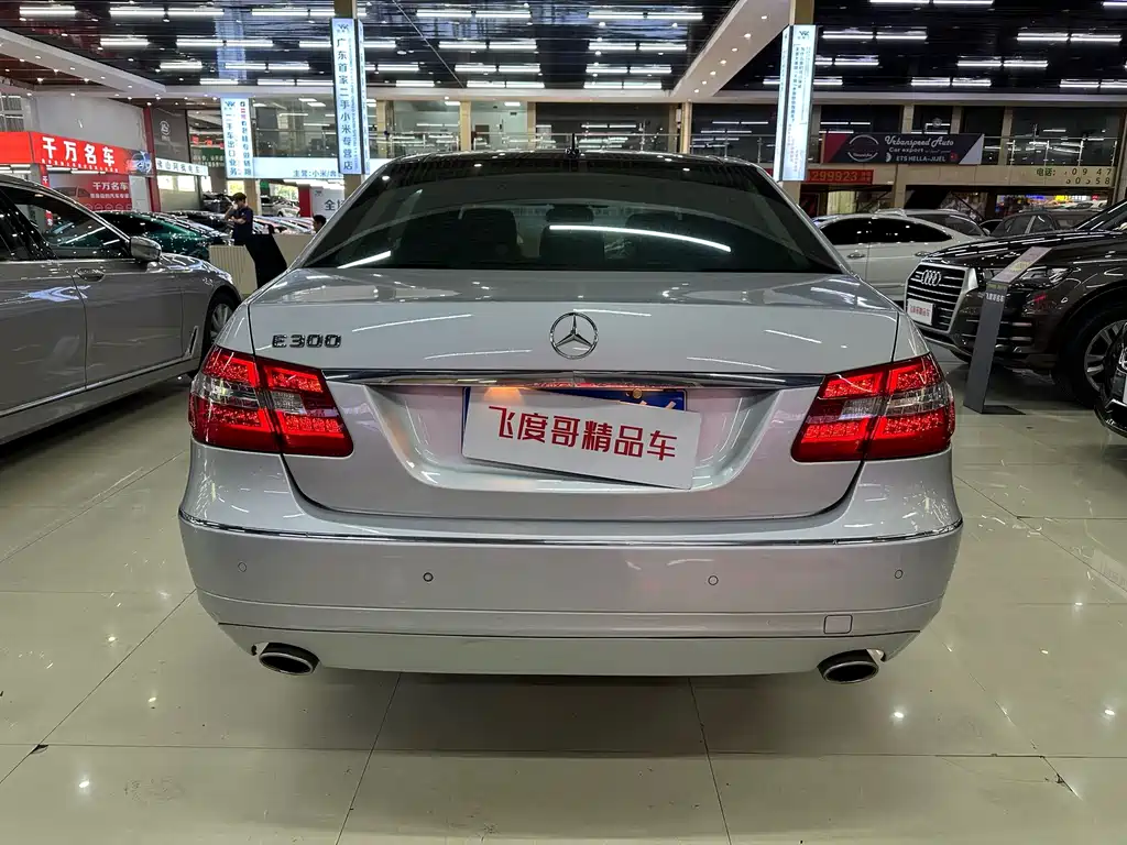 Mercedes-Benz E-Class — миниатюра 8