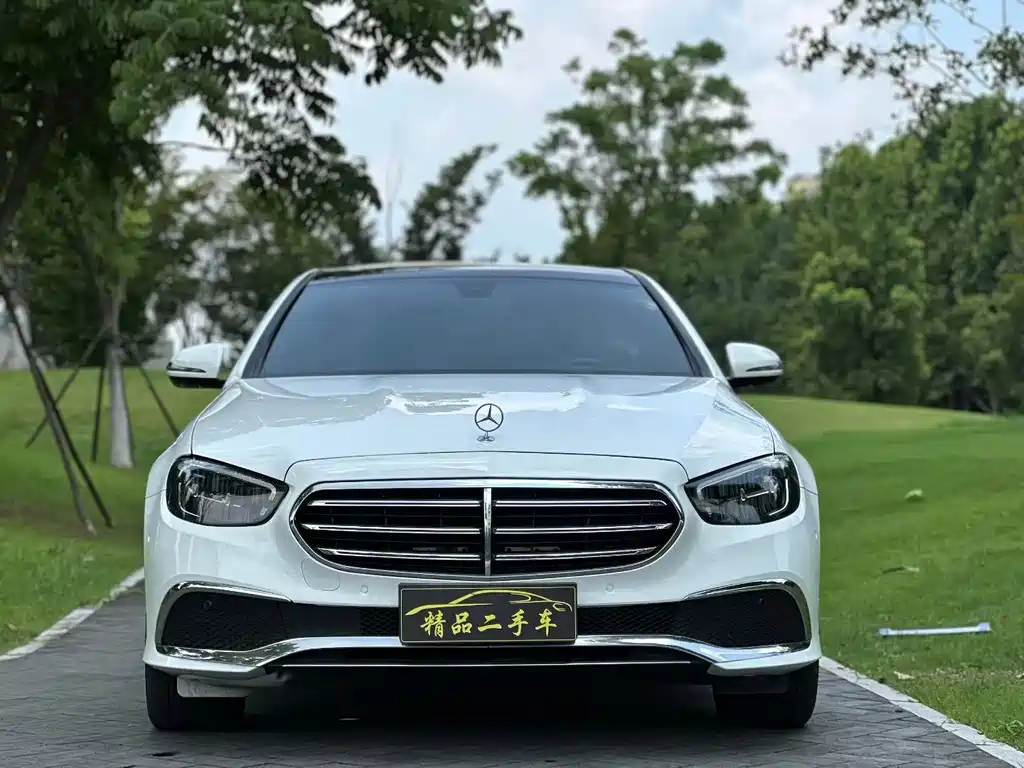 Mercedes-Benz E-Class — миниатюра 2