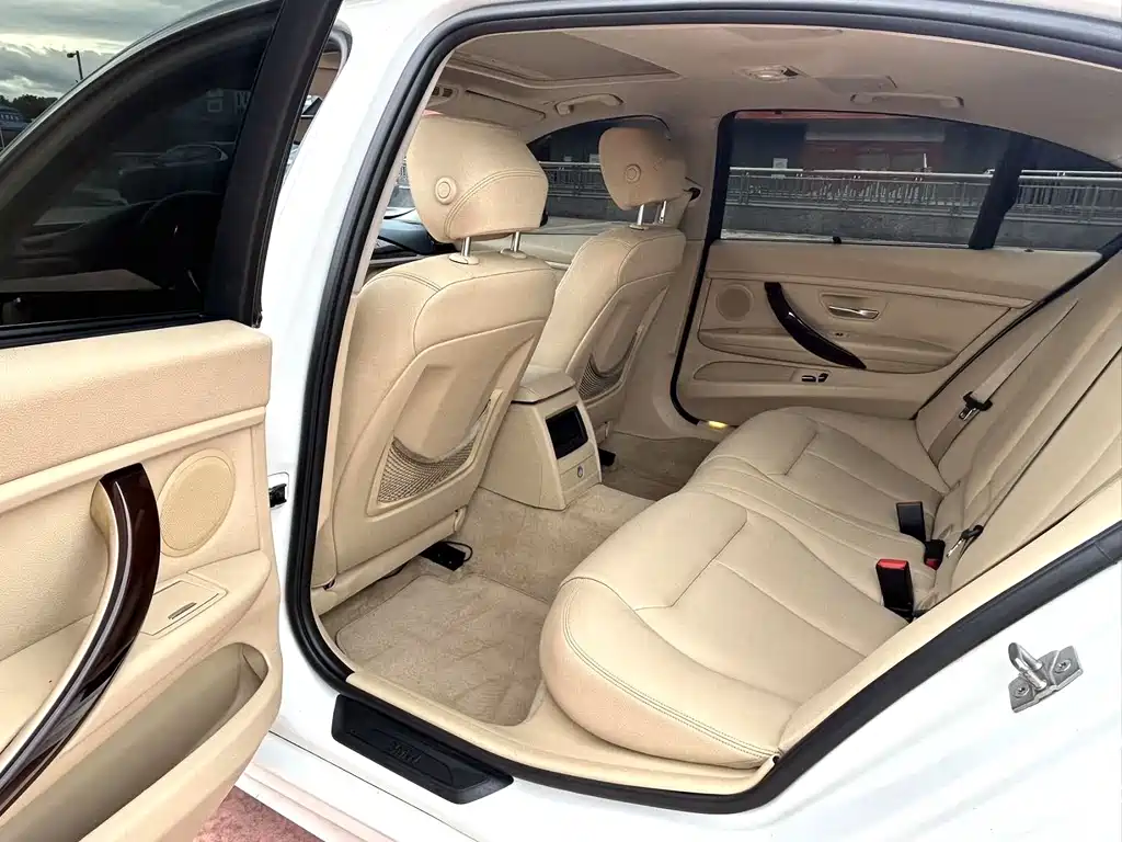 BMW 3 Series — миниатюра 2