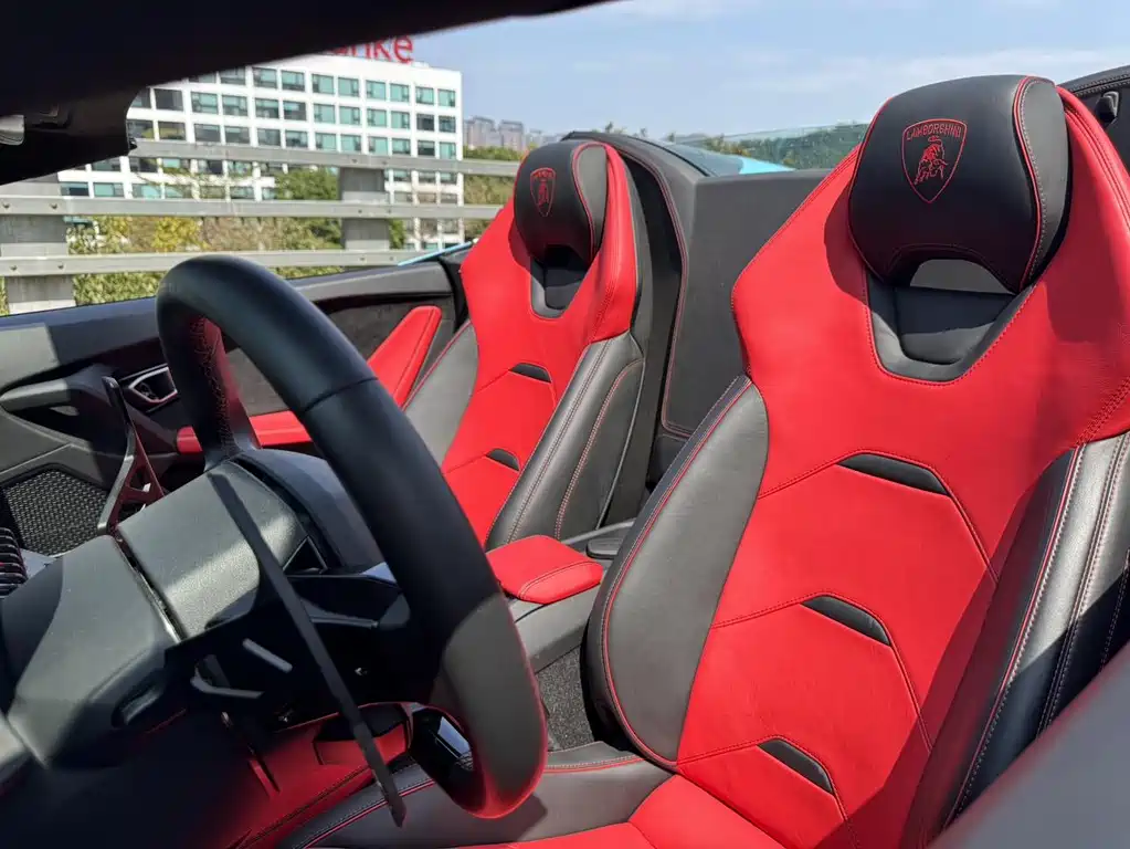 LAMBORGHINI HURACÁN