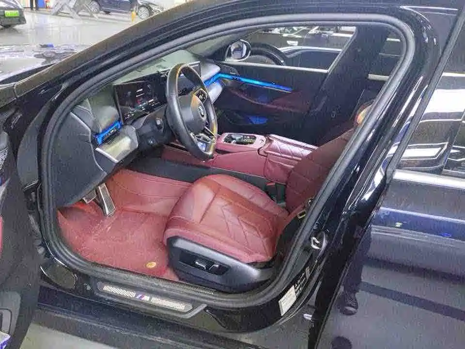 BMW 5 Series — миниатюра 6
