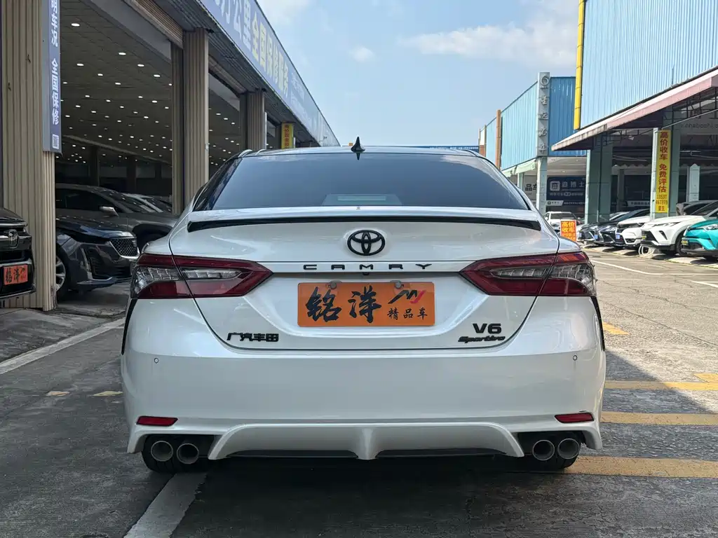 Toyota Camry — миниатюра 6