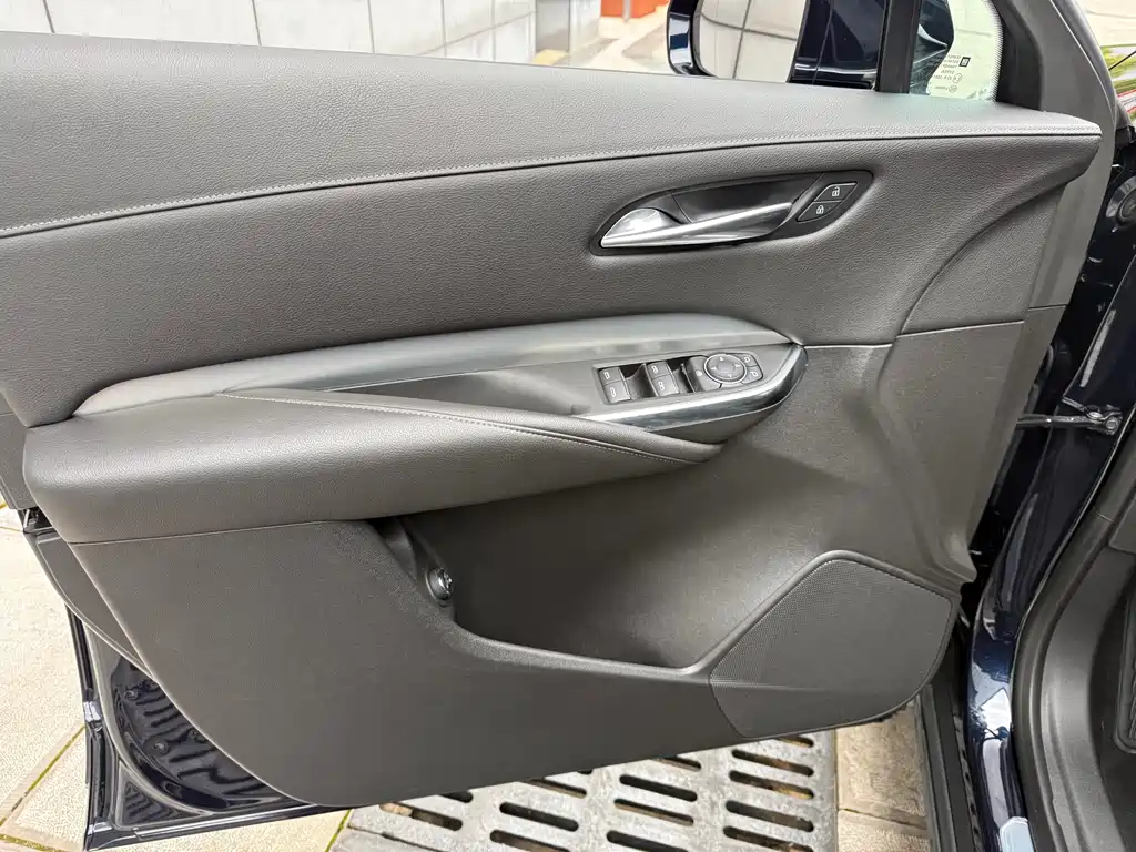 Cadillac XT4 — миниатюра 17