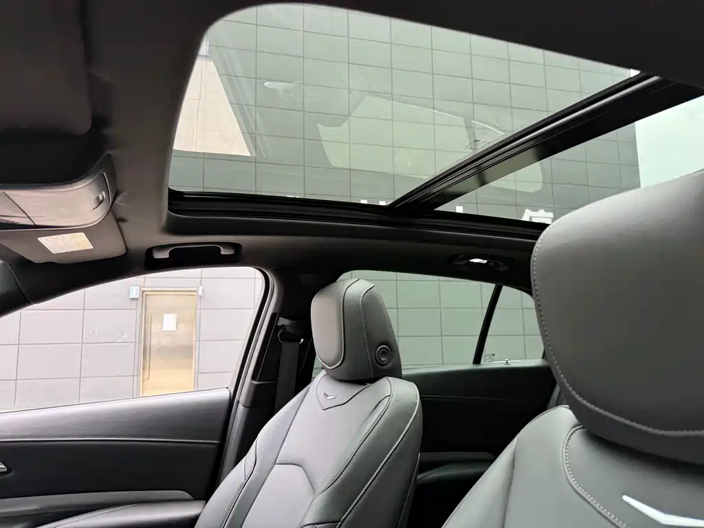 Cadillac XT4 — миниатюра 30