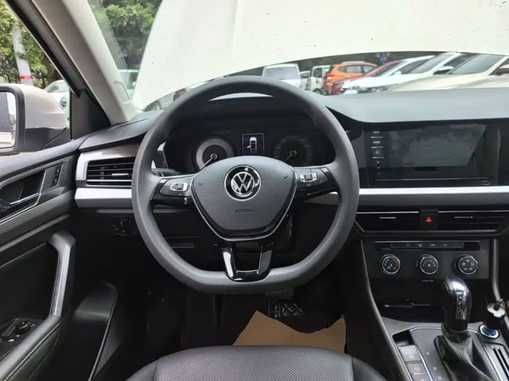 Volkswagen Lavida — миниатюра 11