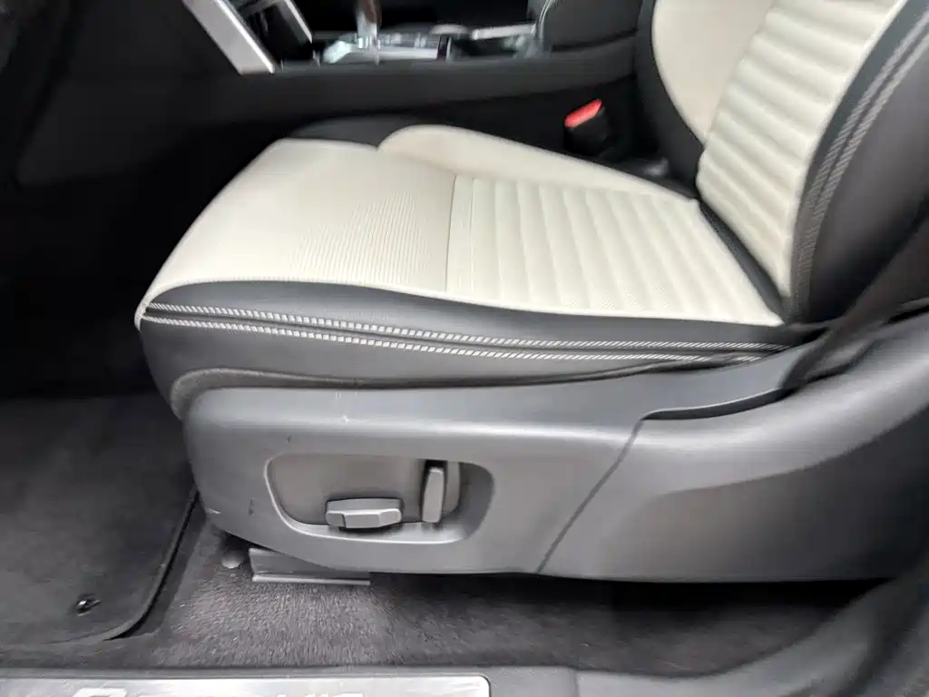 Land Rover Discovery Sport — миниатюра 12