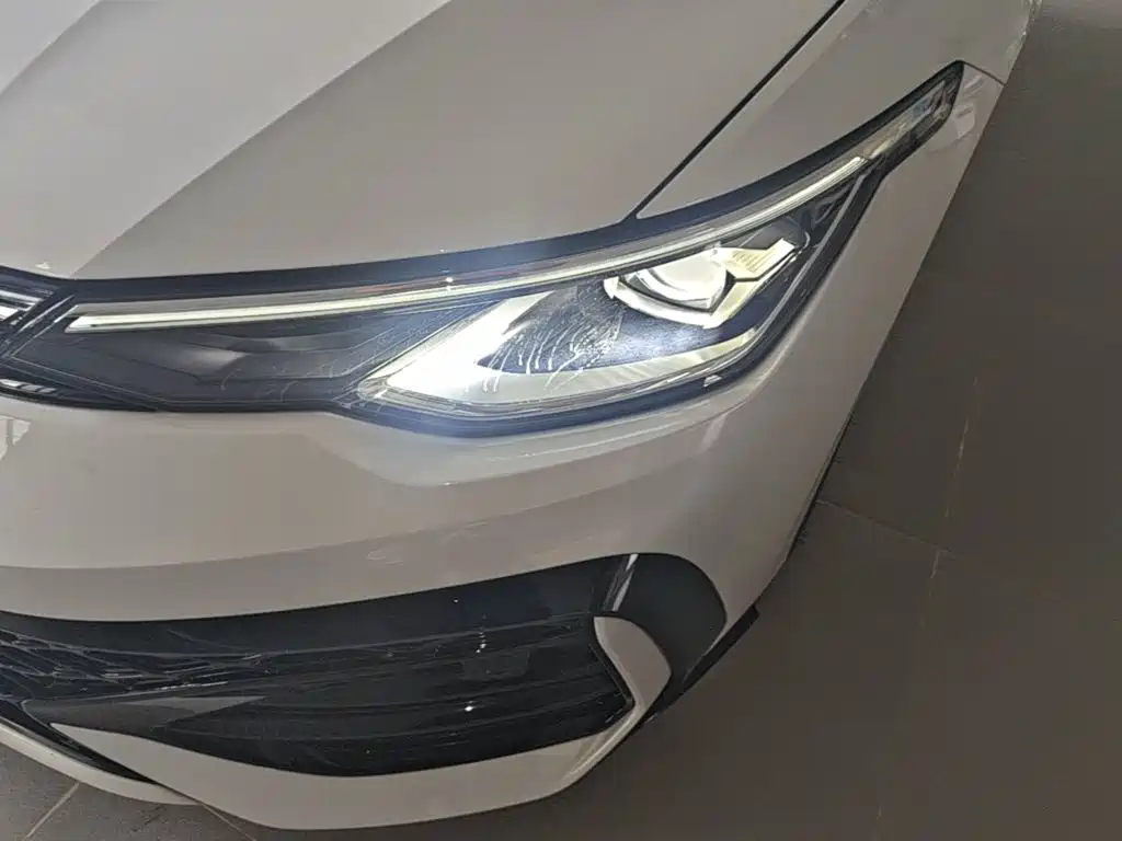 Volkswagen Golf — миниатюра 24