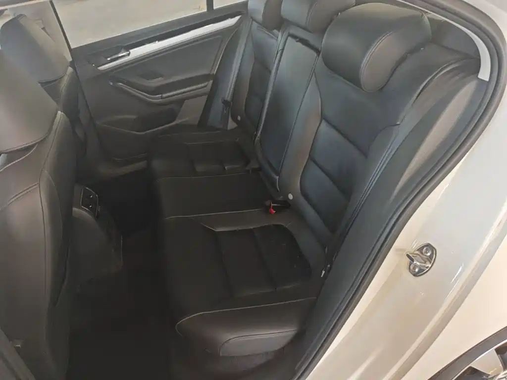 Volkswagen Sagitar — миниатюра 17