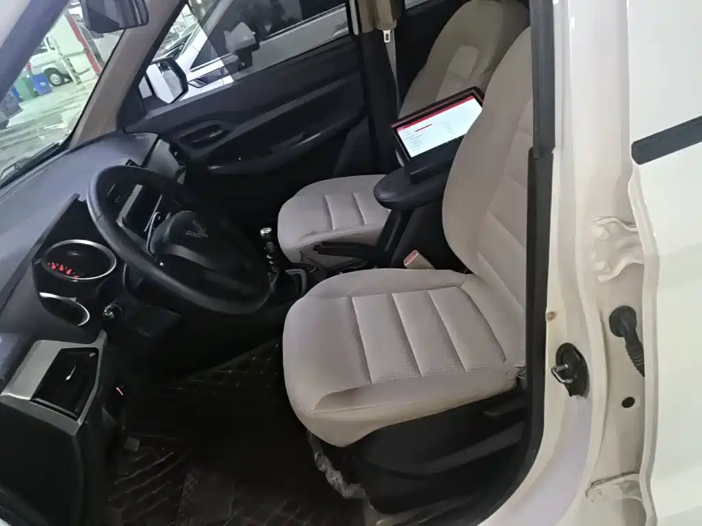 Wuling Hongguang — миниатюра 15