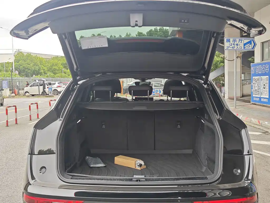 Audi Q5L Sportback — миниатюра 16