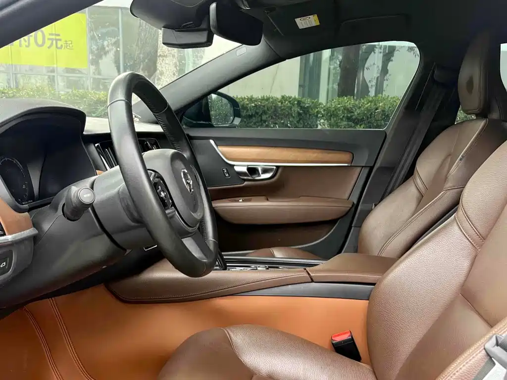 Volvo S90 — миниатюра 6