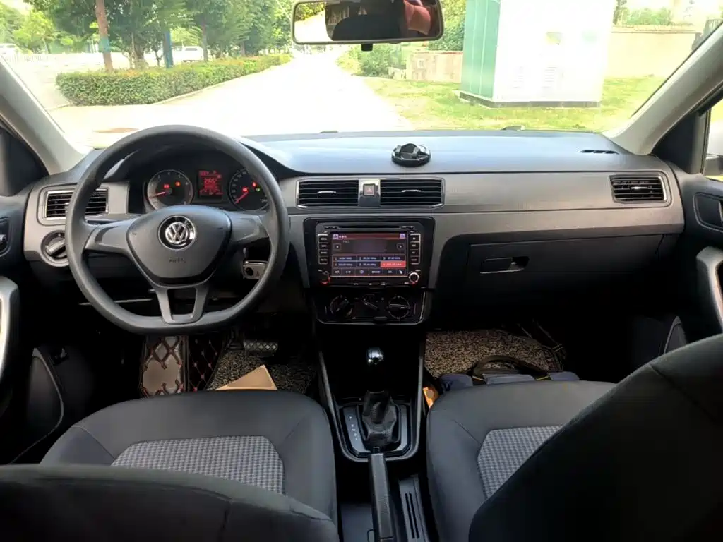 Volkswagen Santana — миниатюра 10
